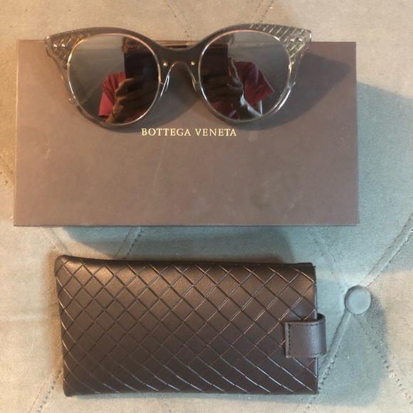 Bottega Veneta Woman’s Round Frame Acetate Sunglasses Brown OS - Picture 3 of 11